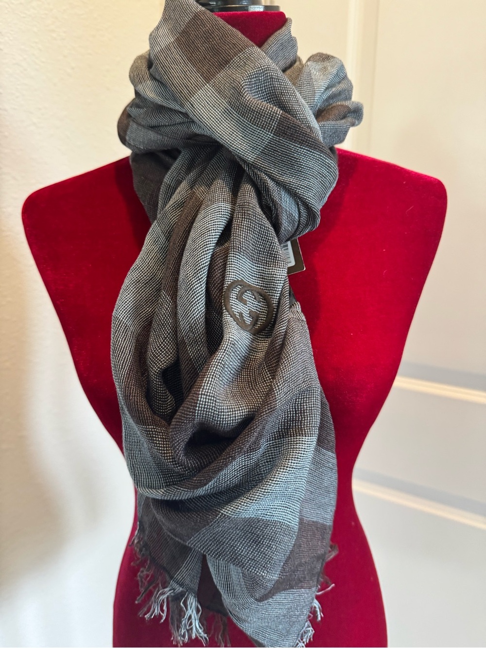 Gucci Men's Black & Charcoal Check Wool-Blend Scarf New (see comments) - Picture 3 of 8